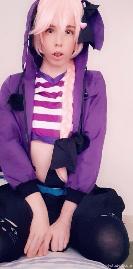 darkstudent cute OnlyFans-Model