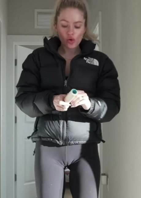 Claudia Walsh Leaks von OnlyFans