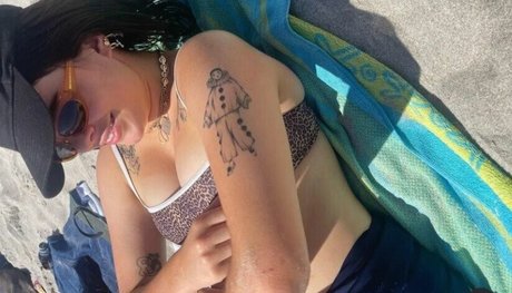 Benee Nacktbilder von OnlyFans geleakt