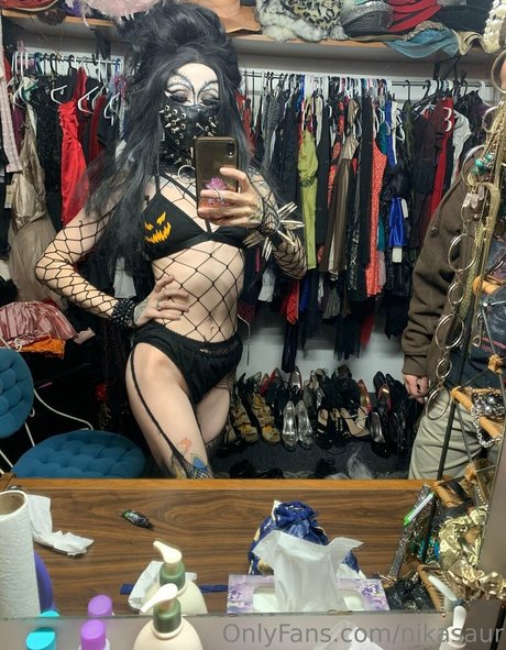 nikasaur OnlyFans gratis