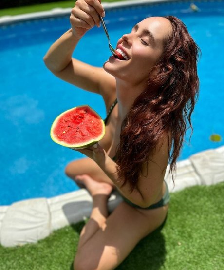 Ana Lucia Dominguez OnlyFans Model Fotos