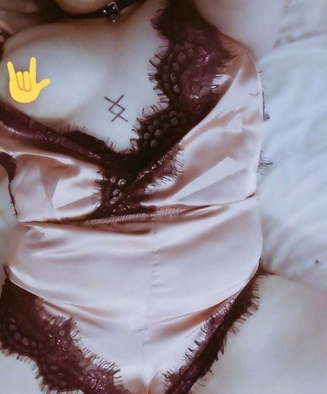 iris nikole Nackt auf OnlyFans Leaks