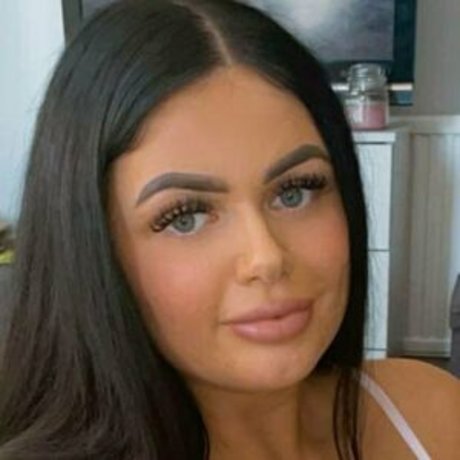 lalasweetx OnlyFans geleakte Brüste