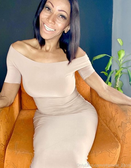 shemale 23cm Nackt auf OnlyFans