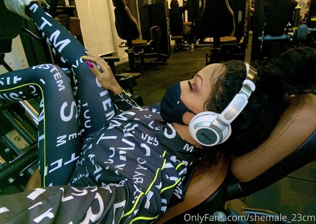 shemale 23cm OnlyFans-Fotos