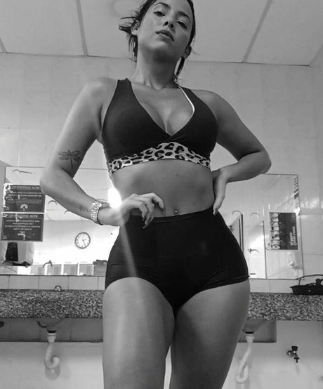 Juju Bellini OnlyFans Model Fotos