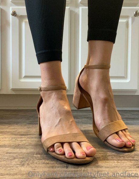 prettyfeet andface Leaked OnlyFans Sextape