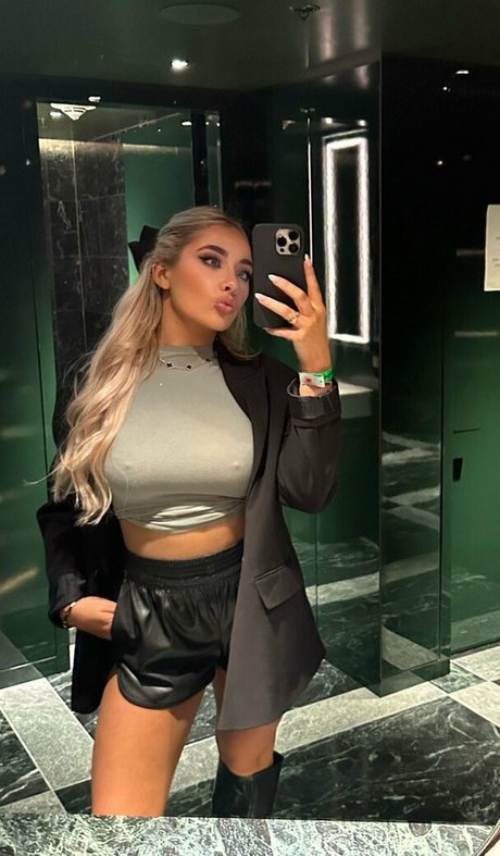 Saffron Barker OnlyFans-Rezensionen