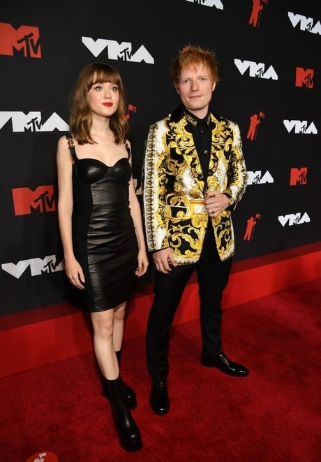 Maisie Peters Leaked OnlyFans