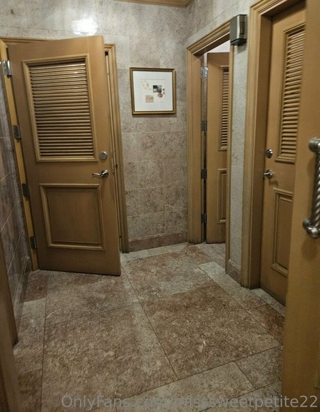misssweetpetite22 OnlyFans Bilder