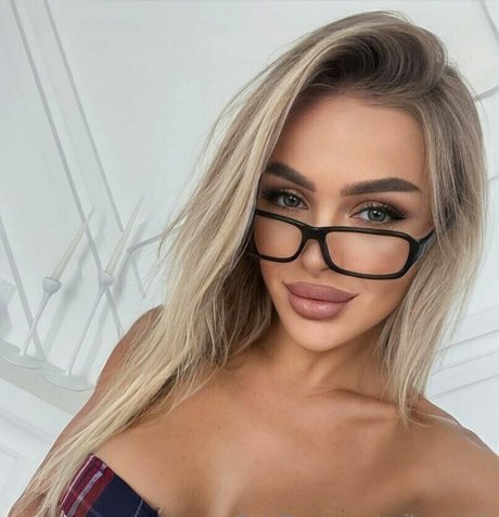 evilscarlett Leaked OnlyFans Pornografie