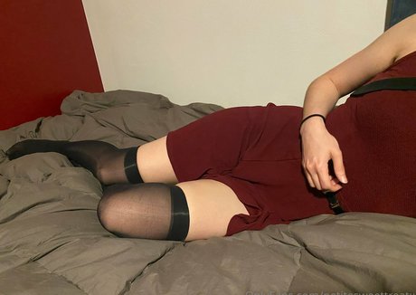petitesweettreatx OnlyFans Leak