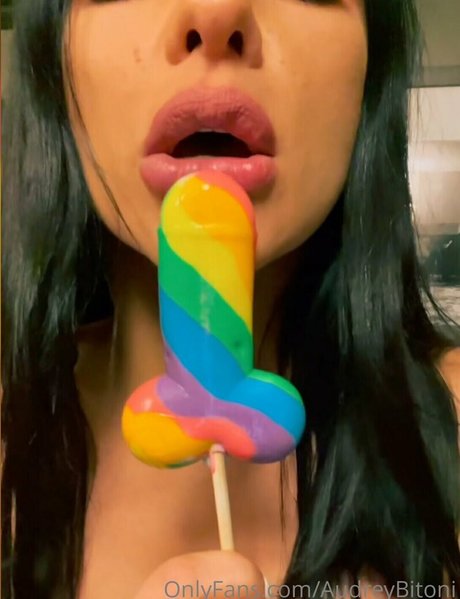 audreybitoni OnlyFans geleakt