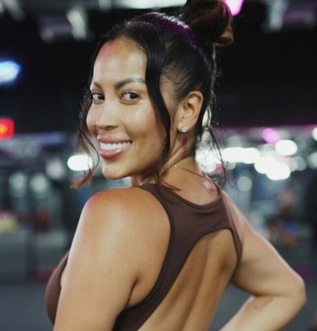 Getbodiedbyj OnlyFans Striptease