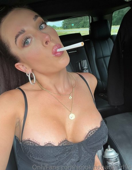smokingbabygirl99 OnlyFans-Creator