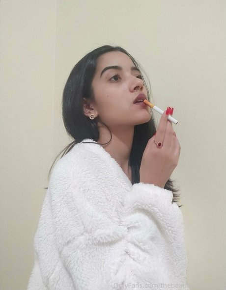 thebeautyofsmoking OnlyFans Fotos