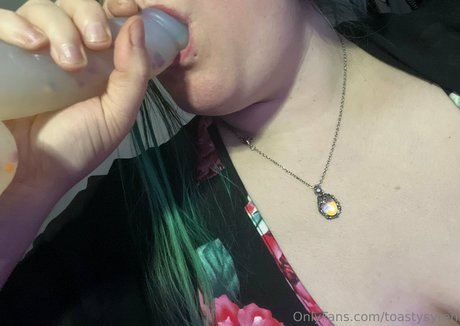 toastysyren Nacktbilder geleakt OnlyFans