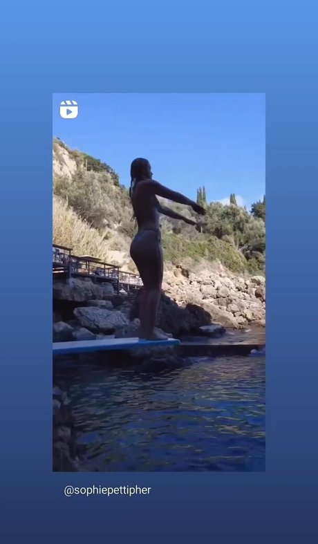 Sophie Pettifer OnlyFans Model Bilder