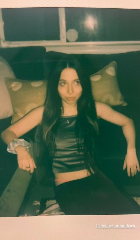 Esther Povitsky Nacktbilder von OnlyFans