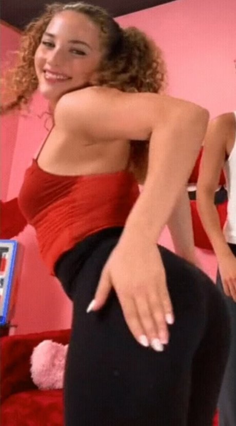 Sofie Dossi OnlyFans nackt