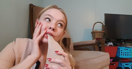 sativaskies OnlyFans Bilder nackt