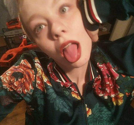 transen deepthroat onlyfans schön Momentaufnahme