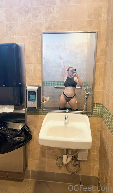 sativaskies Nacktbilder von OnlyFans