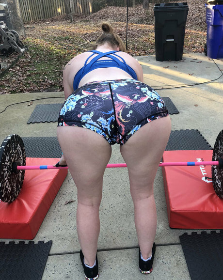 bootyshortsgirl OnlyFans Bilder