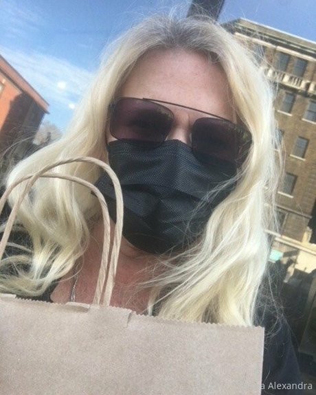 uniquilyyours OnlyFans Pornografie