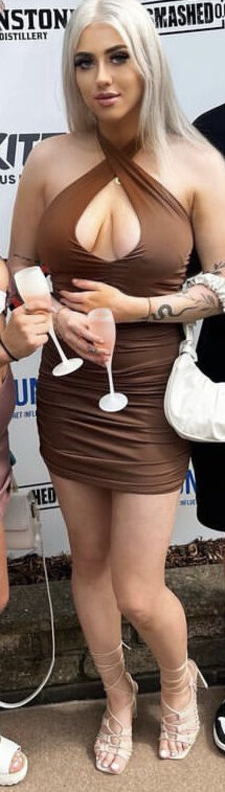 Emma C Nacktpornos von OnlyFans geleakt