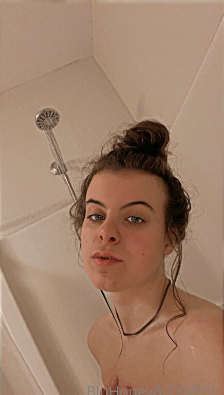 blufire999 OnlyFans schlank