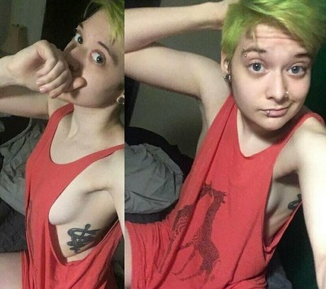 explicit enby Nacktbilder von OnlyFans geleakt