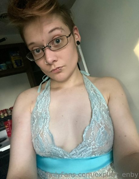 explicit enby OnlyFans Fotos