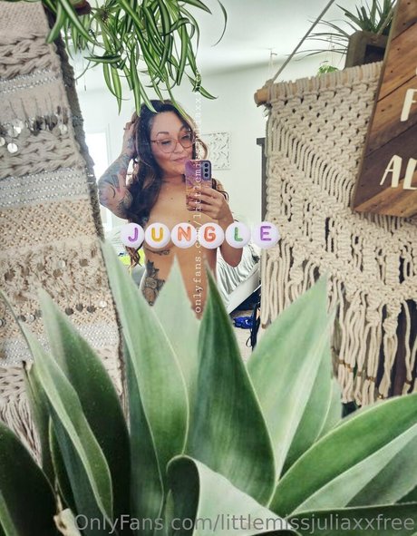 littlemissjuliaxxfree Nacktbilder von OnlyFans
