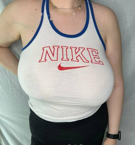 busty lyra Nacktbilder geleakt OnlyFans