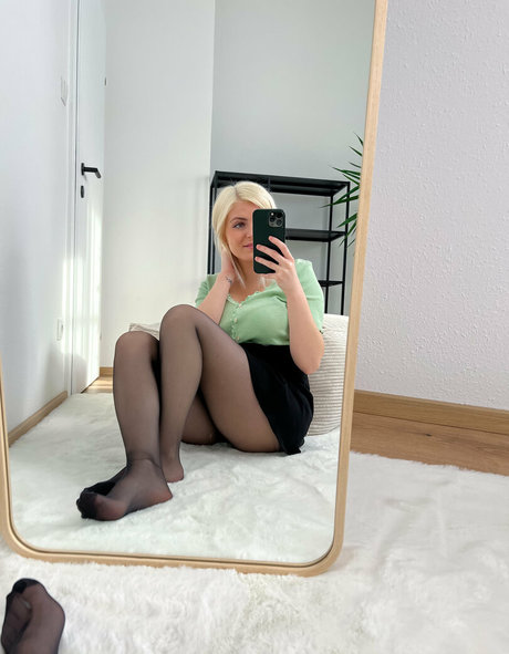 bellas paws Nacktbilder von OnlyFans