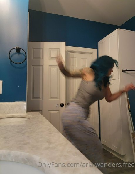aria wanders free NurlyFans-Brüste