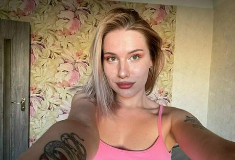 tati blonde Leak von OnlyFans-Inhalten