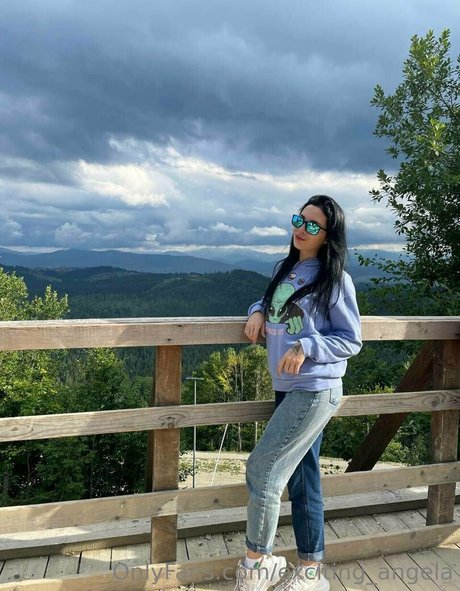 evelinaqueen OnlyFans Inhalte