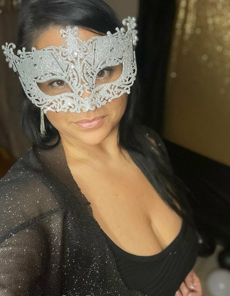 themaskedmrsx OnlyFans-Fotos