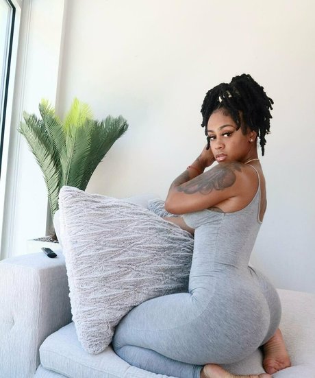 therealbombshell mint OnlyFans geleakte Bilder