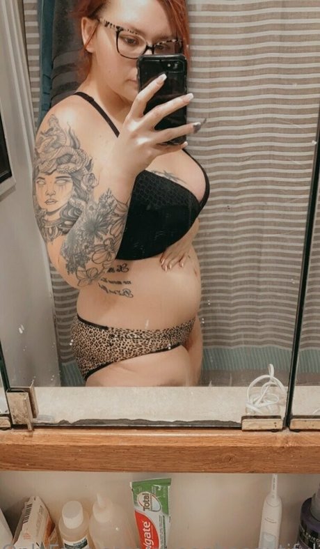 queenbeeautiful2021 OnlyFans Sextape