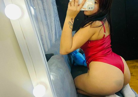 michelmy OnlyFans Inhaltstyp