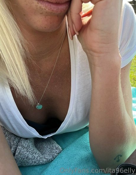 ita96elly Bilder OnlyFans