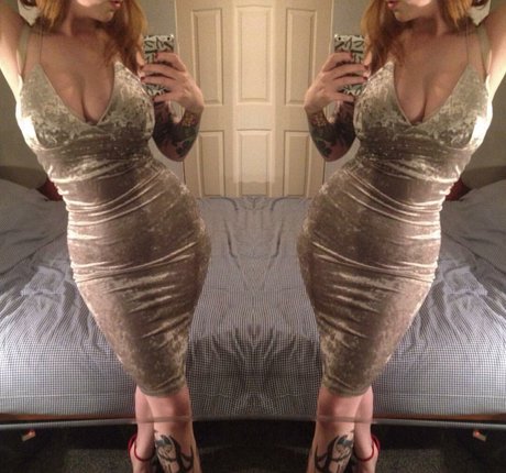 Hollie Rutter OnlyFans Striptease