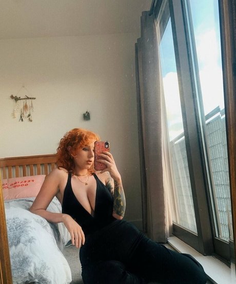 Hollie Rutter OnlyFans Bilder