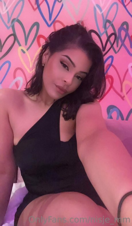 nisje mm OnlyFans Model Bilder