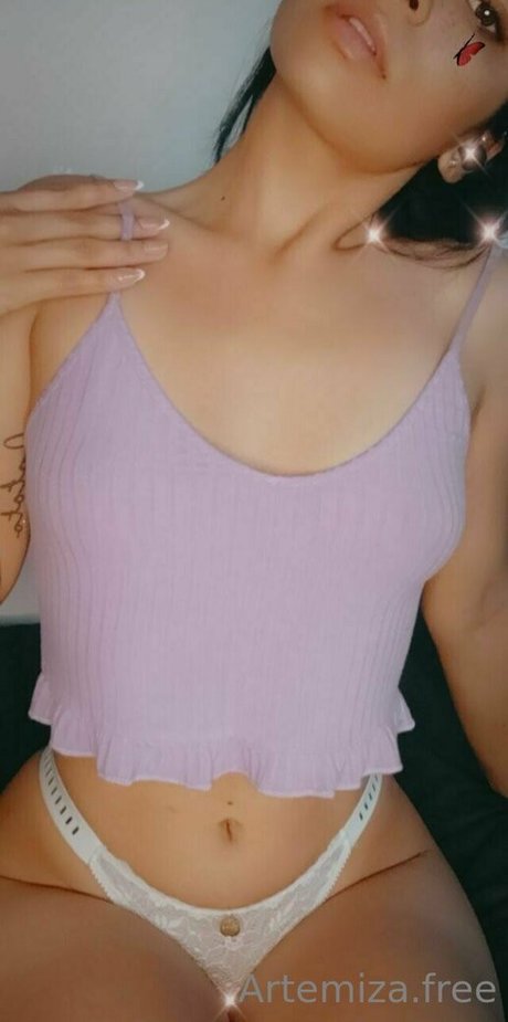 artemi za free Nacktpornos von OnlyFans geleakt