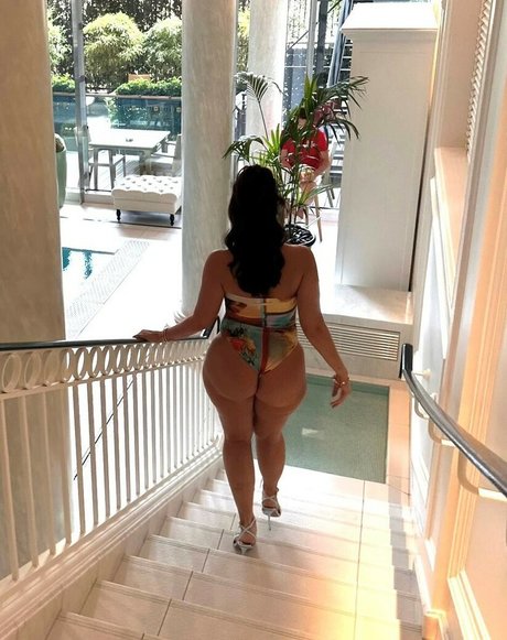 Yesjulz Model OnlyFans Foto