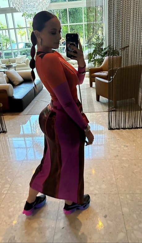 Yesjulz OnlyFans Leaj